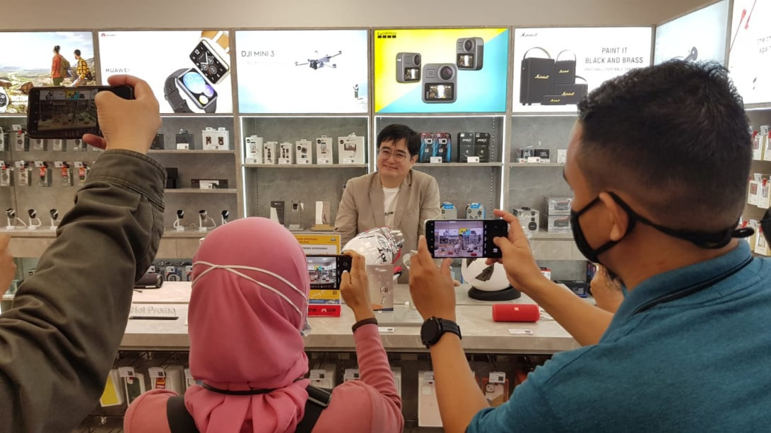 Erajaya Digital menghadirkan konsep ritel baru Erafone & More. Foto Erajaya