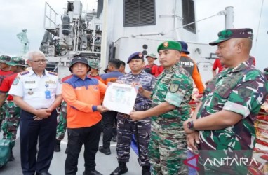 Kapal Perang Kirim Sembako ke Masalembo