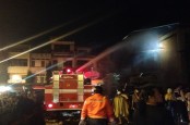 52 Unit Pemadam Kebakaran Diturunkan di Lokasi Kebakaran Plumpang, Merembet ke Pemukiman