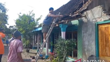 Angin Puting Beliung Rusak 257 Rumah di Madiun