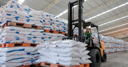 Stok Pupuk di PT Petrokimia Gresik.