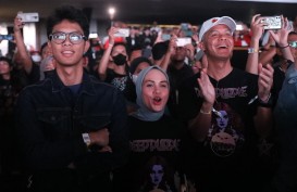 Gaya Jokowi dan Ganjar Pranowo Nonton Konser Band Rock Deep Purple