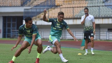 Prediksi Skor Persebaya vs Persib: Head to Head Susunan Pemain