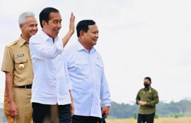 Bantah Perjodohan Politik, Ini Alasan Jokowi Ajak Ganjar dan Prabowo ke Panen Raya
