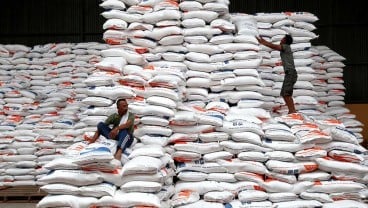 Sejumlah Wilayah Sentra Beras Terendam Banjir, Target Serapan Cadangan Beras Aman?