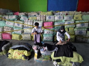 Kemendag Wilayah Jawa Timur Berhasil Menyita Pakaian Bekas Impor Senilai Rp10 Miliar