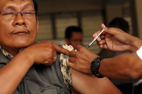 Dinkes Distribusikan Vaksin Meningitis untuk CJH Padang…