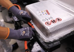 Luhut: Fasilitas Battery Swap Meningkat 10 Persen di 2024