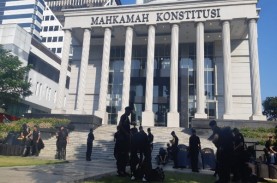 Terbukti Ubah Putusan, Hakim MK Guntur Hamzah Disanksi…