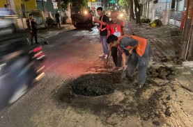 Berbahaya Bagi Pengendara, Bina Marga Diminta Perbaiki…