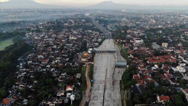 Top 5 News Bisnisindonesia.id: Tarif Tol Desari Hingga Subsidi Konversi Motor Listrik