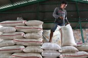 Kebakaran Gudang di Pasar Induk Cipinang, Begini Nasib Beras Pedagang & Bulog