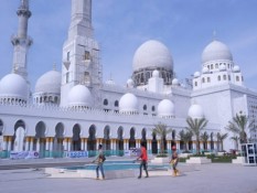 Tarawih di Masjid Sheikh Zayed Dipimpin Imam Besar UEA dengan 23 Rakaat