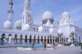 Tarawih di Masjid Sheikh Zayed Dipimpin Imam Besar…
