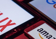 Menilik Upaya Global Kendalikan Sepak Terjang Google Facebook Cs