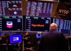 Wall Street Anjlok, Saham Bank Bikin Pening