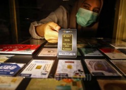 Harga Emas Tergelincir Akibat Profit Taking Usai Tembus Rekor Tertinggi