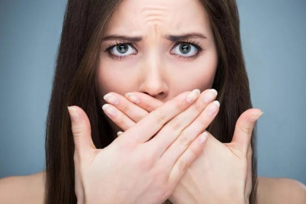 Sariawan adalah sakit pada area mulut yang bisa menyebabkan bau mulut/North Sydney