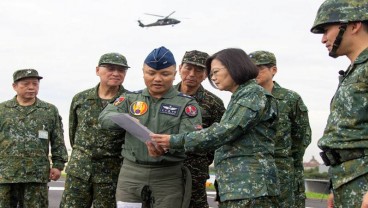 Presiden Taiwan Tinjau Pasukan Militer, Jelang Kunjungannya ke AS