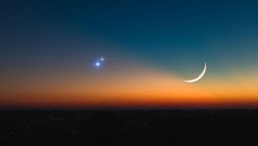 Fenomena Langit Malam, Venus dan Bulan Terlihat Dalam Jarak Dekat