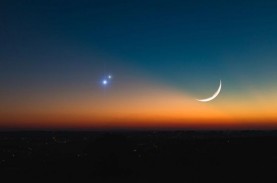 Fenomena Langit Malam, Venus dan Bulan Terlihat Dalam…