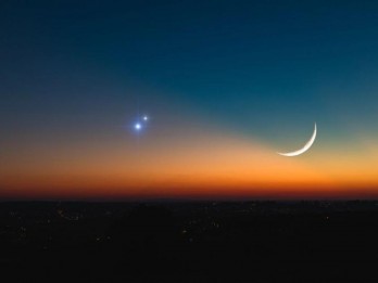 Fenomena Langit Malam, Venus dan Bulan Terlihat Dalam Jarak Dekat
