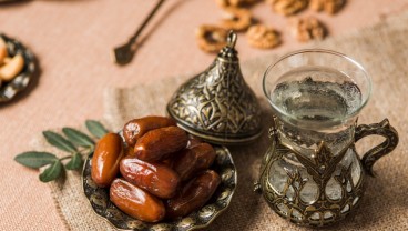 Apa itu Takjil? Ini Sejarah dan Keutamaan Berbagi dalam Islam