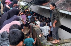 Bencana Tanah Longsor di Agam Sumatera Barat, 2 Warga Tertimbun Longsor