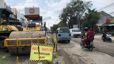 Ruas Jalan Provinsi di Kabupaten Cirebon Mulai Diperbaiki