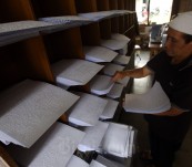 Melihat Pembuatan Alquran Braille di Bandung
