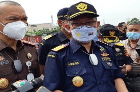 Pejabat Lakukan Pungli IMEI di Bandara, Dirjen Bea…