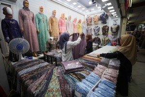 Penjualan Pakaian Muslim Masih Normal