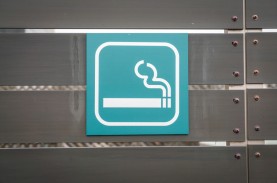 Tidak Ada Sanksi Berujung Dana Bansos untuk Beli Rokok