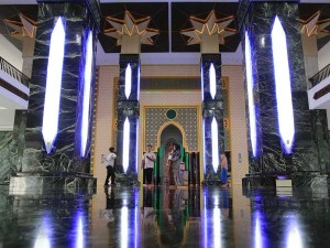 Masjid Giok di Aceh Ramai Dikunjungi Wisatawan Saat Bulan Ramadan