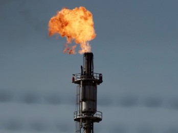 OPEC+ Pangkas Produksi, Harga Minyak Mentah Melambung