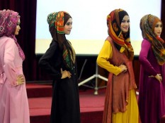 Lebaran Makin Dekat, Tren Belanja Baju Muslim Keluarga Naik 4 Kali Lipat