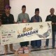 Tim Safari Ramadan Bisnis Indonesia Wakafkan Ratusan Al-Quran di Pangandaran