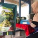 Tangan Terampil Warga Pangandaran, Snack Rumput Laut Buatannya Bisa Tembus Pasar Singapura