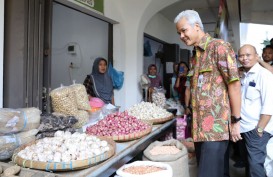 Ganjar Sidak Operasi Pasar di Semarang Ini Temuannya