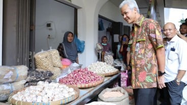 Ganjar Sidak Operasi Pasar di Semarang Ini Temuannya