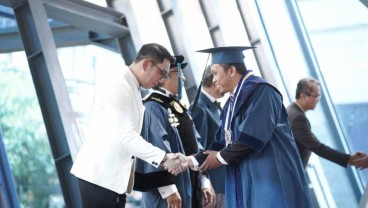 Ridwan Kamil Wakili Wisuda Sarjana Mendiang Eril, Beri Pesan Menyentuh