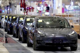 Ada Masalah Suspensi, Tesla Recall Ratusan Unit Model 3