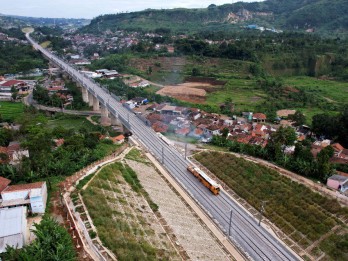 Pinjaman CDB Tembus US$560 Juta untuk Kereta Cepat, Luhut: Indonesia Sanggup Lunasi!