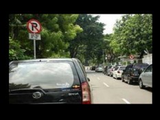 Dishub DKI Kaji Penerapan Sanksi bagi Pemilik Mobil yang Tak Punya Garasi