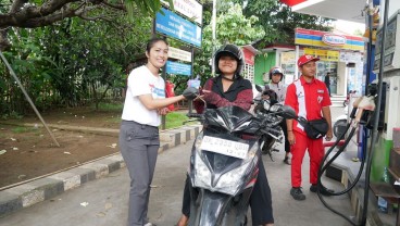 Peringati Nuzulul Quran Pertamina Berbagi Takjil di SPBU se-Jatimbalinus