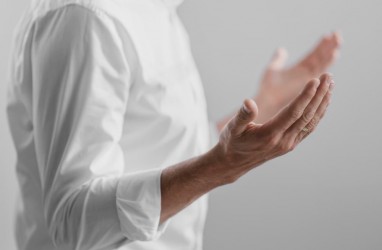 Bacaan Doa Qunut Sholat Subuh Lengkap dan Pendek
