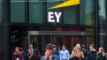 Ernst & Young Tunda Rencana Pemisahan Unit Usaha