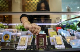 Harga Emas Hari Ini Makin Kuat, Investor Buang Dolar AS