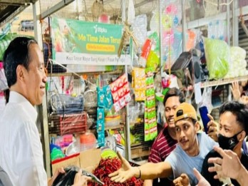 Kunjungi Pasar Tugu Depok dan Pasar Minggu, Jokowi Pastikan Harga Aman!