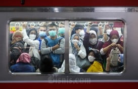 Listrik Aliran Atas Stasiun Manggarai Rusak, Penumpang KRL Menumpuk